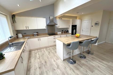 15 Barton Avenue, Knott End On Sea, Poulton-le-fylde, FY6 0BW