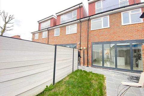 9 Ruislip Road East, London, W13 0AZ
