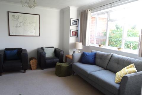 2 bedroom flat for sale - Ardmay Gardens, Surbiton