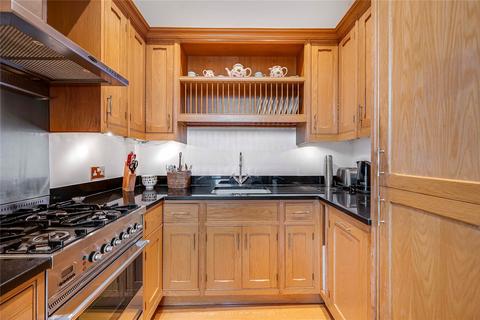 Flat 2, 12 Redcliffe Square, London, SW10 9JZ