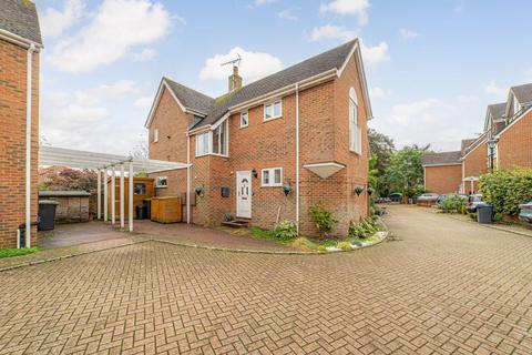 3 bedroom detached house for sale, Rheims Court, Canterbury, CT2