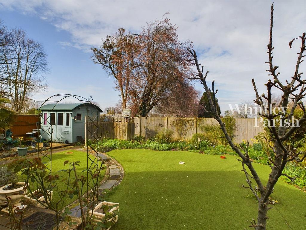 Heywood Avenue, Diss 3 bed detached bungalow for sale £325,000