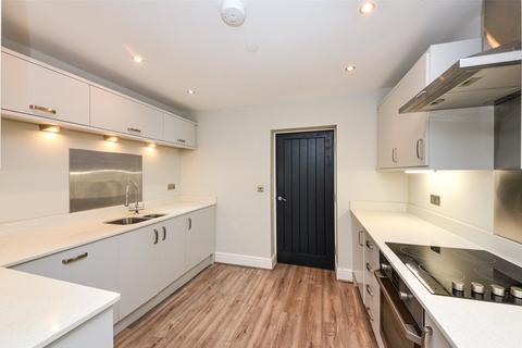2 bedroom apartment for sale, West Parade, Llandudno, Conwy, LL30
