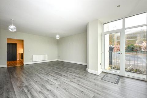 2 bedroom apartment for sale, West Parade, Llandudno, Conwy, LL30