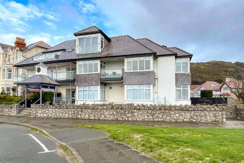 2 bedroom apartment for sale, West Parade, Llandudno, Conwy, LL30