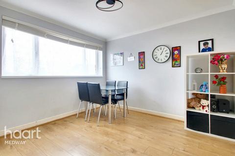 3 bedroom end of terrace house for sale, Shipwrights Avenue, Chatham