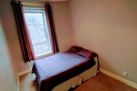 2 bedroom flat to rent, Esslemont Ave, Rosemount, Aberdeen, AB25