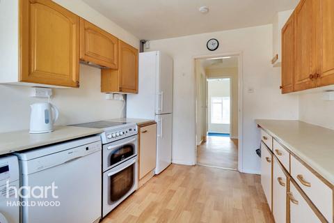 31 The Mount, Romford, RM3 7LJ
