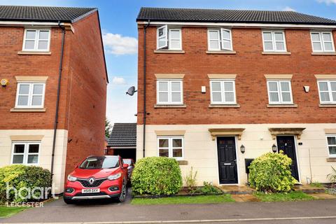 4 bedroom semi-detached house for sale - Bowthorpe Close, Leicester