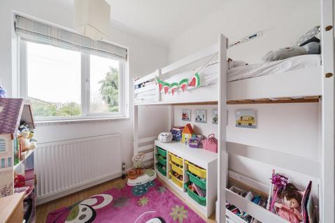 12 Broadacre, Staines, TW18 2DH