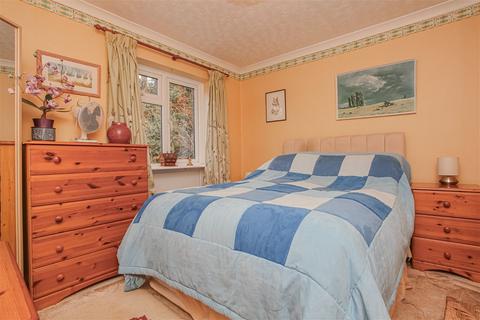 9 Buzzards Close, Little Bourton, Banbury, OX17 1RN