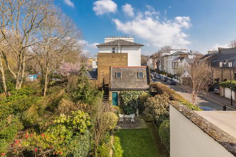 4 bedroom end of terrace house for sale, Liverpool Road, London, N7.