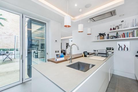 4 bedroom terraced house for sale, Sunlight Mews, London, SW6