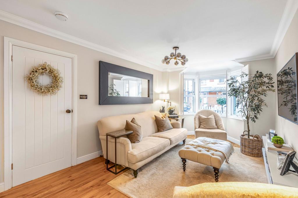 Anyards Road, Cobham, KT11 2 bed semidetached house for sale £699,950