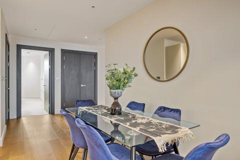 3 bedroom flat for sale, 1 Sopwith Way, London SW11