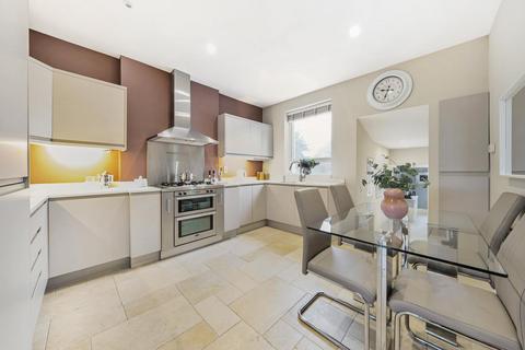 Flat 2, 72 Queens Road, London, SW19 8LR