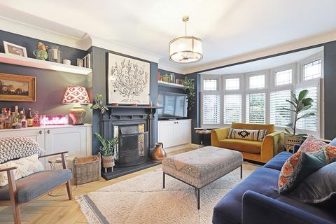 43 Forest Edge, Buckhurst Hill, IG9 5AE