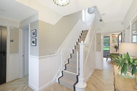 43 Forest Edge, Buckhurst Hill, IG9 5AE