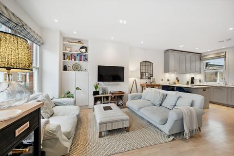 3 bedroom flat for sale - Danehurst Street, London