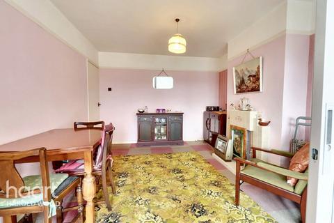 74 Prospect Road, Hornchurch, RM11 3TZ