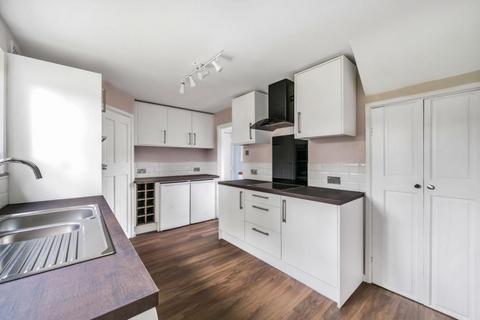 undefined, Hawthorn Road, Woking GU22