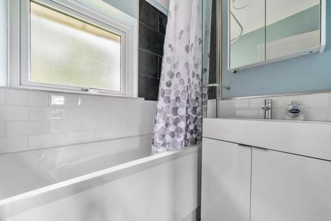 undefined, Hawthorn Road, Woking GU22