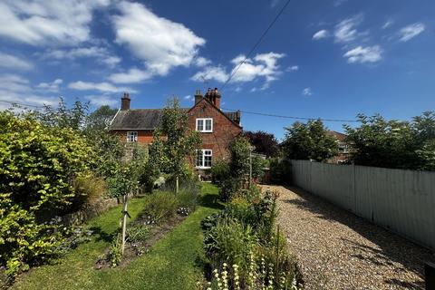 2 bedroom cottage for sale, Trunch Hill, Denton, Harleston