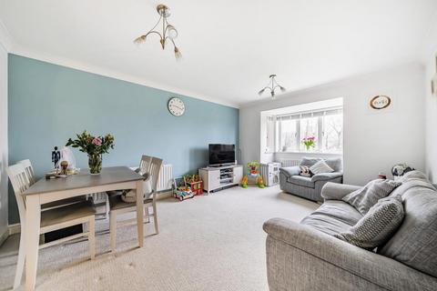 2 bedroom flat for sale, Knaphill,  Woking,  GU21