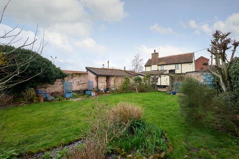 2 bedroom detached house for sale, Chapel Street, Diss IP22