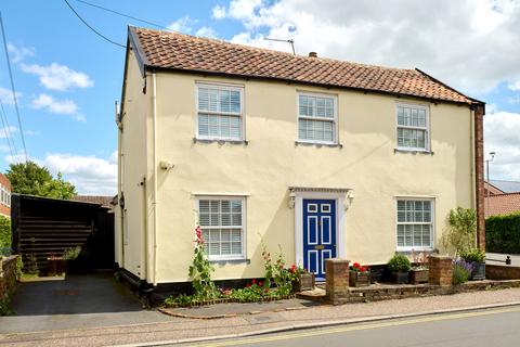 2 bedroom detached house for sale, Chapel Street, Diss IP22