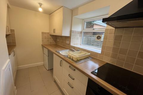 1 bedroom end of terrace house to rent, Queen Street, Honiton