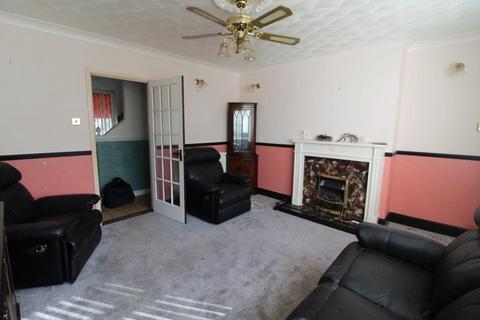3 bedroom semi-detached house for sale - Caithness Close, Ipswich, IP4