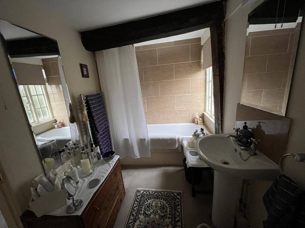 Master en suite overview