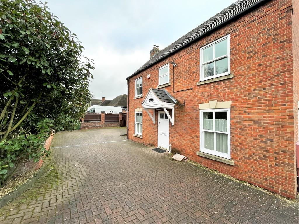 Sutton Park Gardens, Kidderminster 4 bed detached house - £1,495 pcm (£