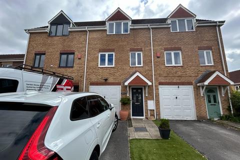 3 bed house for rent in Scholars Way, Mansfield