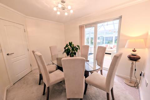39 Carrick Drive, Irvine, KA12 8SA