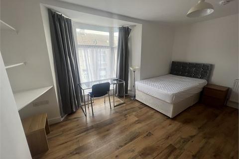 5 bedroom house share to rent, Richardson Street, Sandfields, Swansea,