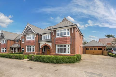 5 bedroom detached house for sale, Waring Close, Glenfield