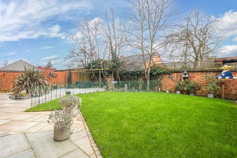 5 bedroom detached house for sale, Waring Close, Glenfield