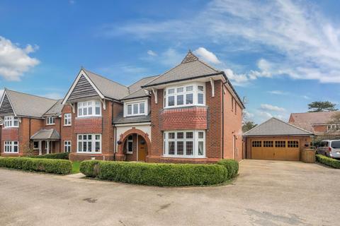 6 Waring Close, Glenfield, Leicester, LE3 8PZ