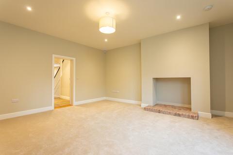 4 bedroom end of terrace house to rent - Alfred Street, Westbury