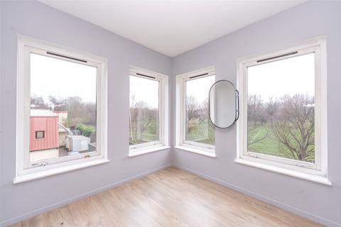 20/7 Balfour Place, Edinburgh, EH6 5DW