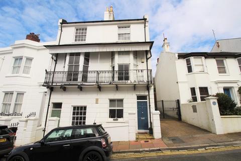3 bedroom end of terrace house for sale, Clifton Hill, Brighton