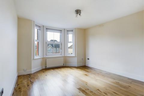 1 bedroom ground floor flat for sale, 20 Ashenground Road