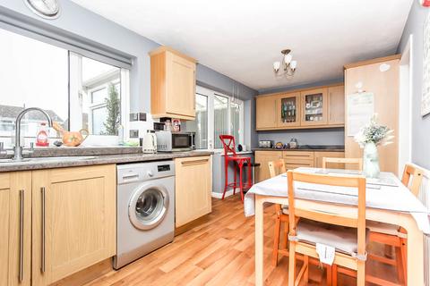 3 Clayland Close, Bozeat, Wellingborough, NN29 7NT