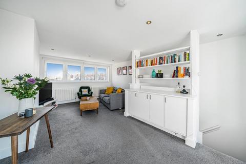 2b Roman Way, London, N7 8XG