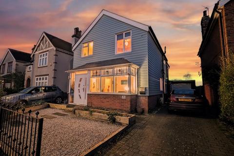 4 bedroom detached house for sale, Layer Road, Colchester