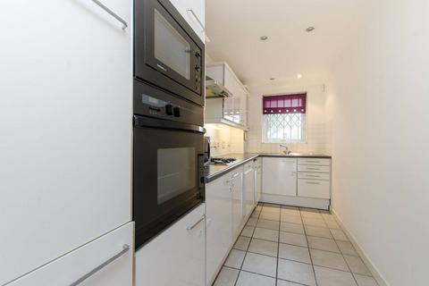 2 bedroom flat to rent, Chatfield Road, Battersea, London, SW11