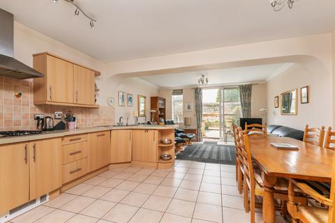 3 bedroom townhouse for sale - Silchester Place, Winchester