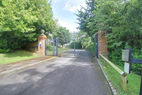 60 Russell Hill Road, Purley, CR8 2LB